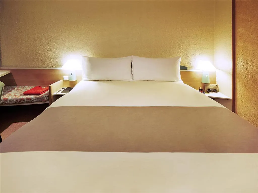 Ibis Irun Hotel 0*,